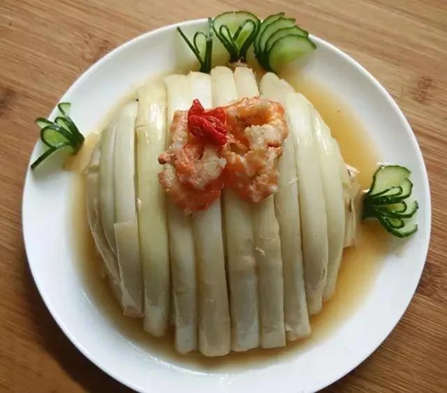 这种溪边常见的“奇怪水草”竟是“餐厅名菜”而且“整株都是宝…”