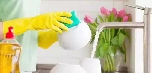 下馆子"开水烫碗"能杀菌?错了