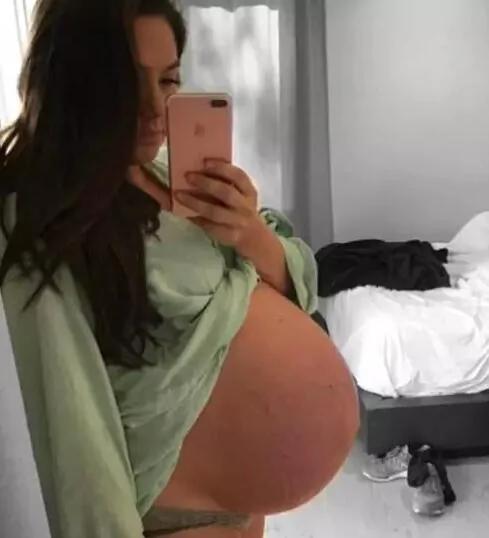 年轻妈妈生完女儿42天又怀双胞胎 丈夫懵圈了