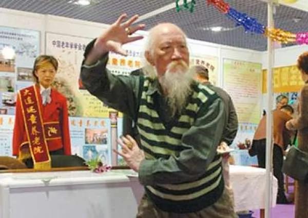 他当过蒋中正的“第一保镖” 一掌打死美国拳王而扬名国际 却遭“这样”对待!