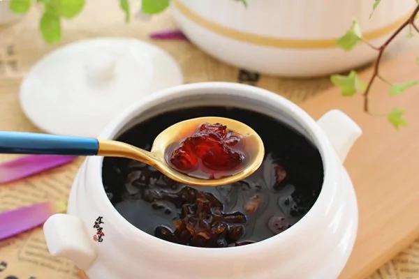女性想要皮肤好 每周炖一次这碗美容汤羹 成本不过10元钱!