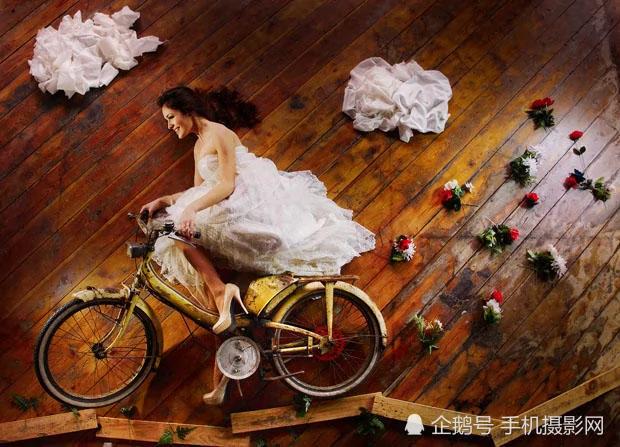 丈夫太忙没时间 妻子一个人拍了组创意的婚纱照!