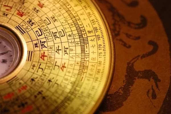 百年老宅翻修 挖出了“八卦阵机关” 屋主吓到:“恢复原状 不敢再挖了!”
