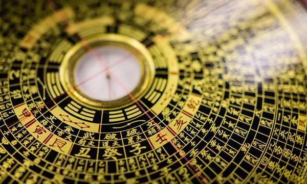 百年老宅翻修 挖出了“八卦阵机关” 屋主吓到:“恢复原状 不敢再挖了!”