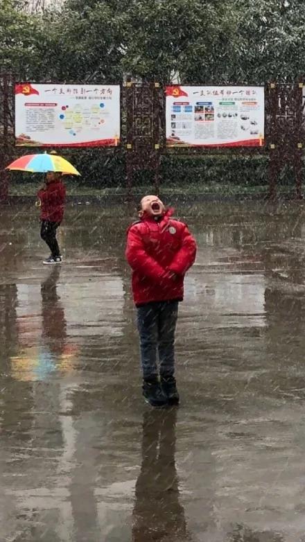 下雪天 被这些南方人民的行为笑哭了