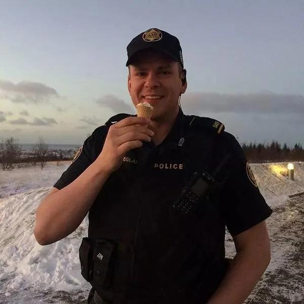 世界上最欢乐的工作 就是在冰岛当警察!