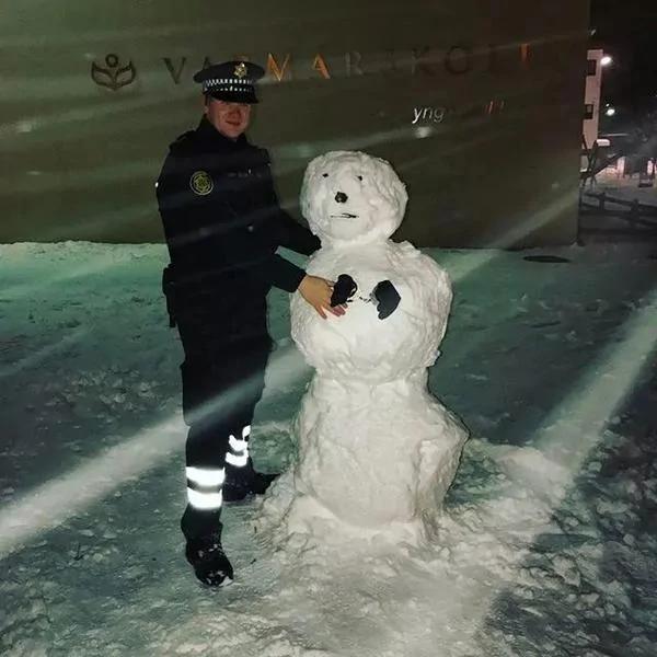 世界上最欢乐的工作 就是在冰岛当警察!