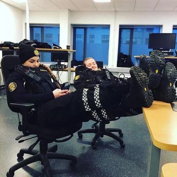 世界上最欢乐的工作 就是在冰岛当警察!