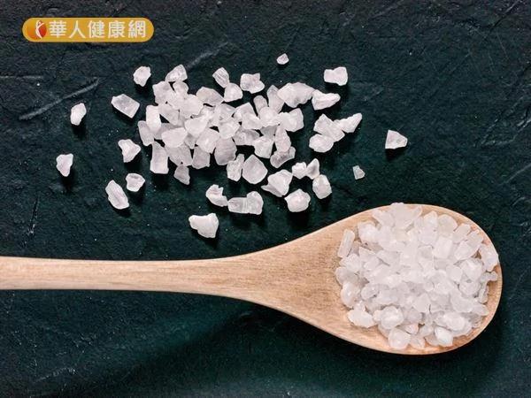 橘子皮、过期牛奶漂白衣物真有效?专家实验结果揭秘