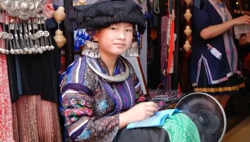 中国民族服装之最!苗彝两族的舞蹈多迷人?