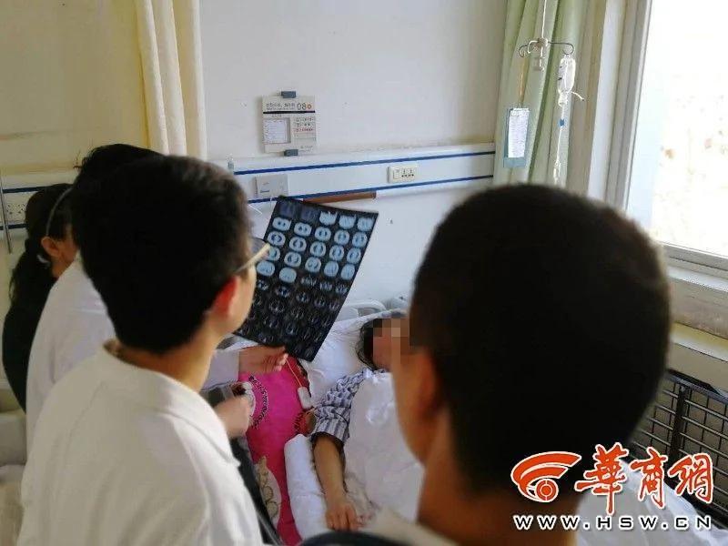 女子肺里住长辣椒 医生看到都震惊了