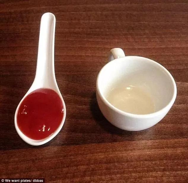 去高档餐厅 不小心把纸巾吃了…不少人有共鸣