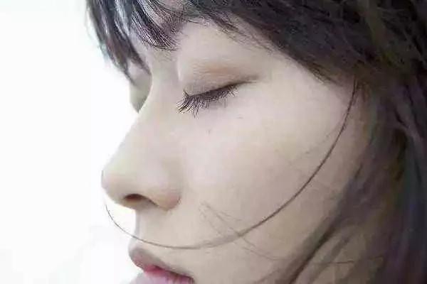 脚上有个开关 能治很多病 90%的人不知道