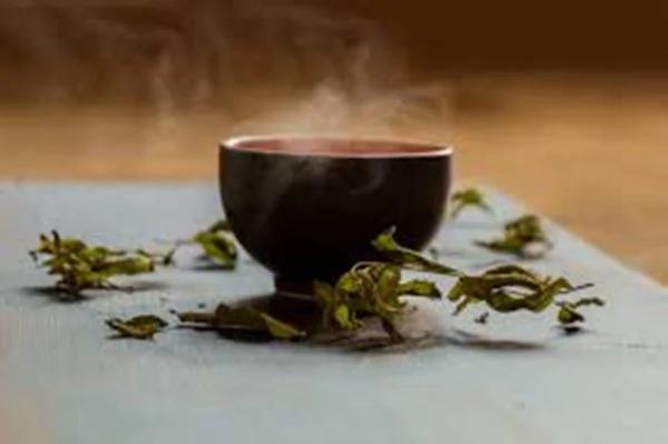 值得关注:中医为何更长寿?5位顶尖名医以茶祛病 不到5元 今冬用最好