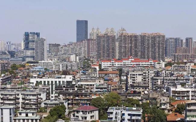 中国大陆唯一不以东西南北命名火车站的城市