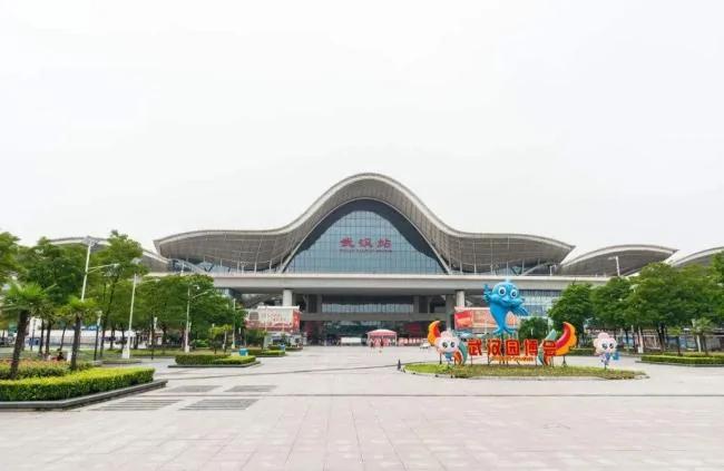 中国大陆唯一不以东西南北命名火车站的城市