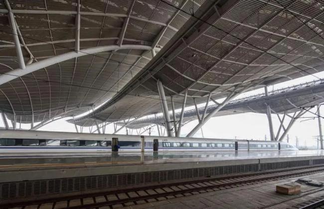 中国大陆唯一不以东西南北命名火车站的城市