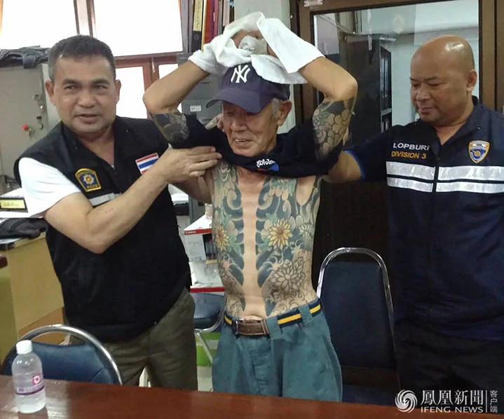 因造型太酷被路人抓拍走红 黑帮老大潜逃14年落网