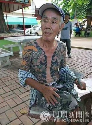 因造型太酷被路人抓拍走红 黑帮老大潜逃14年落网