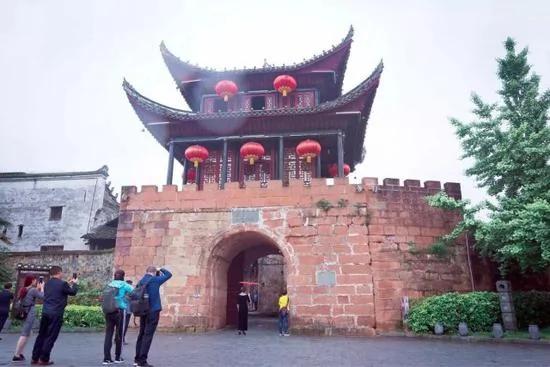 湖南私藏的最后秘境 比张家界更撩人
