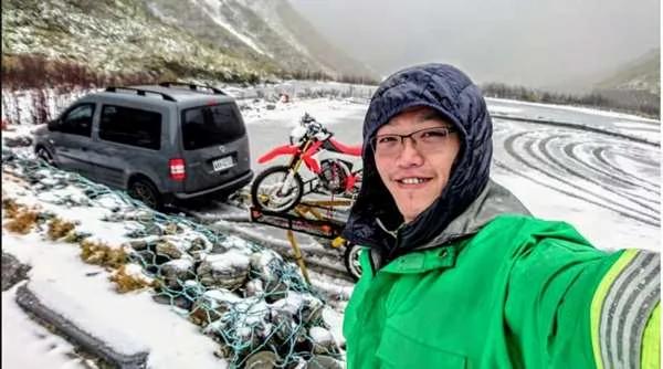 台湾邮差超敬业 骑着“越野机车”上山送信 被网友称最强邮差!