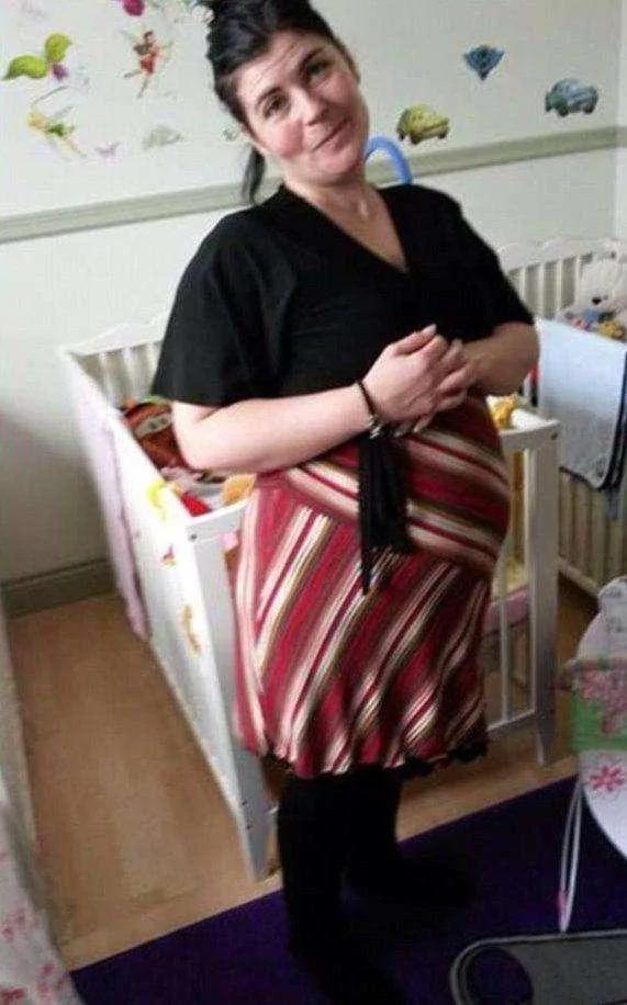 女友说身怀五胞胎 男子激动落泪到处借钱养家 临盆时医生却说从未怀孕！