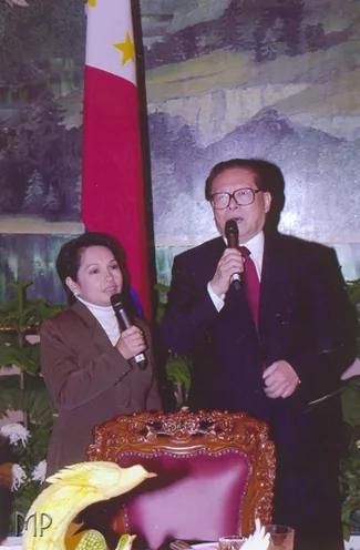 他在场江泽民就紧张 不敢唱歌