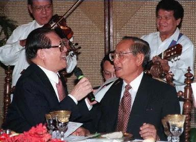 他在场江泽民就紧张 不敢唱歌