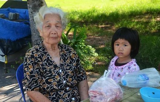 母亲老了 这些话请不要说!