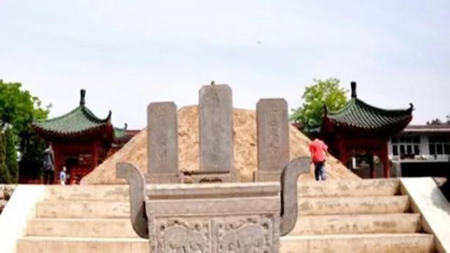 一人天生短命之相 袁天罡一看此人说:他长命百岁 之后字字应验
