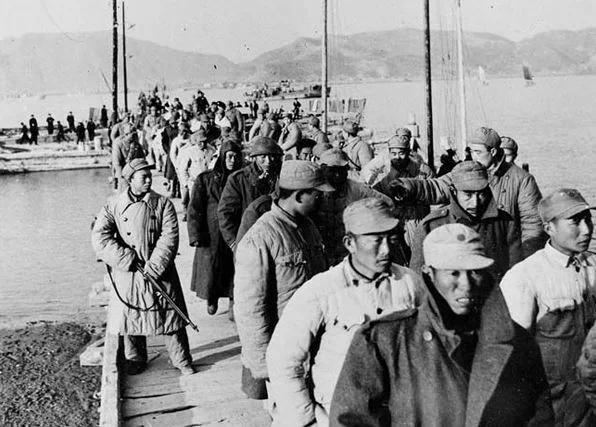 【老照片】红卫兵小将:“老实交代润之兄是什么反动东西?”
