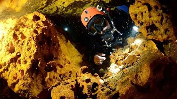 潜水者在水底发现长达300多公里的“洞穴” 难道是古马雅人死后要走的“阴间路”?