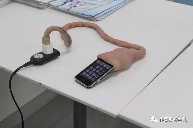 这年头 手机配件上的脑洞 太奇葩!