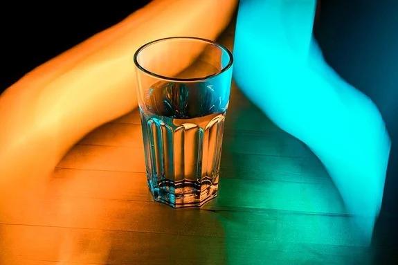 不爱喝水竟易得阿兹海默症!让脑血管变年轻这样吃