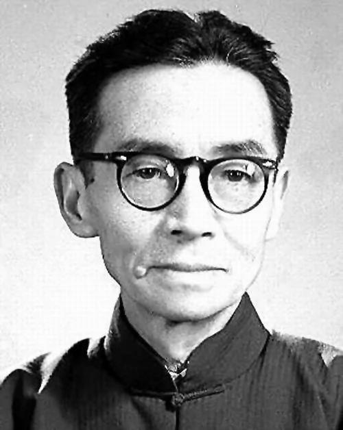 她无名无分 把九个孩子辛苦带大 却没人喊她妈!