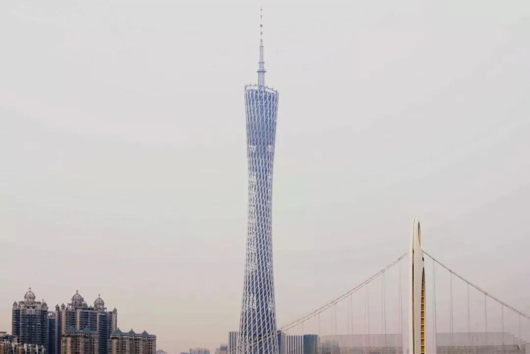 她5分钟卖百辆宝马 1人住230㎡ 实现所有女生的梦