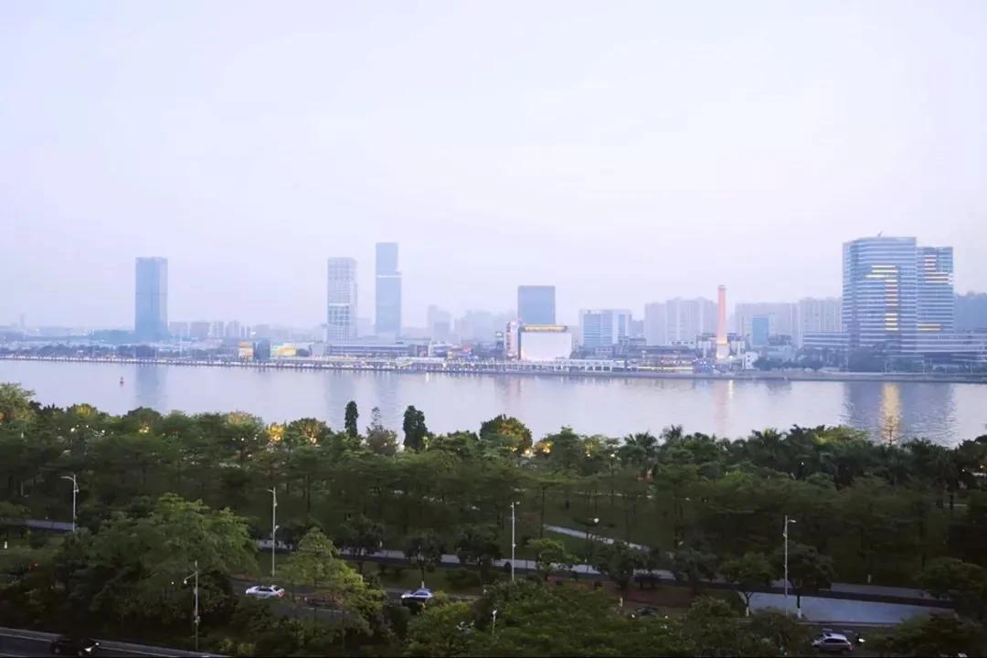 她5分钟卖百辆宝马 1人住230㎡ 实现所有女生的梦