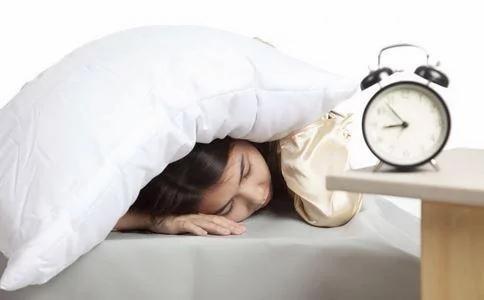 卧室放钟表小心睡不好