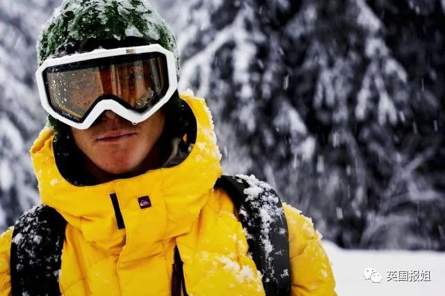 在"五花肉"上玩滑雪!大白天的我都看跪了