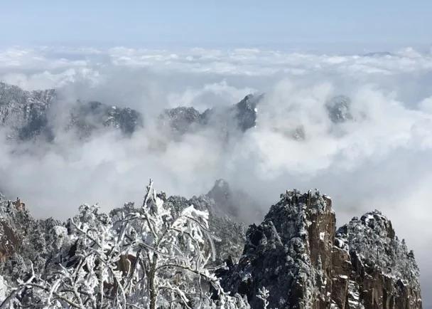 五绝之一!黄山冬雪美如画 恰似水墨丹青