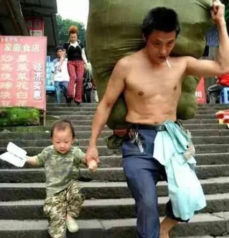 世界上最感人的瞬间 看到哪张让你泪奔?