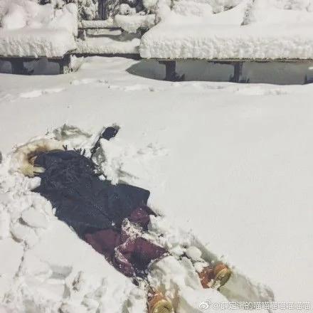 下雪了让男朋友给我拍张美照发朋友圈 看完想分手…