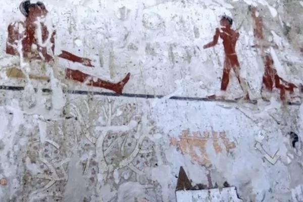 埃及发现4400年前古墓和精美壁画