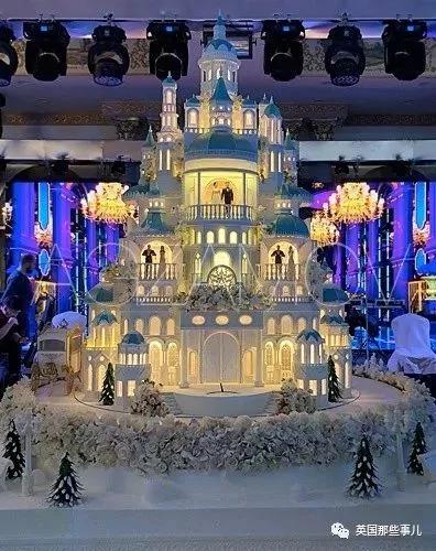 100万一个的结婚蛋糕啥样?贫穷限制了我的想象力