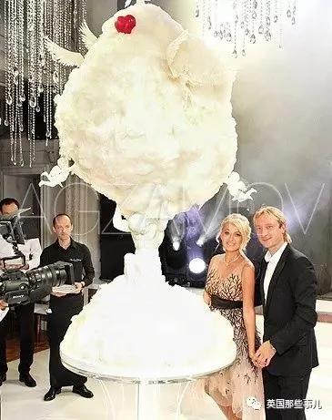 100万一个的结婚蛋糕啥样?贫穷限制了我的想象力
