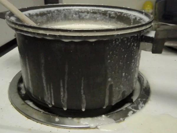 泡茶、炖肉、煮粥时的泡沫到底该不该撇?99%的人都错了!