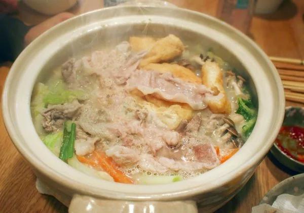 泡茶、炖肉、煮粥时的泡沫到底该不该撇?99%的人都错了!