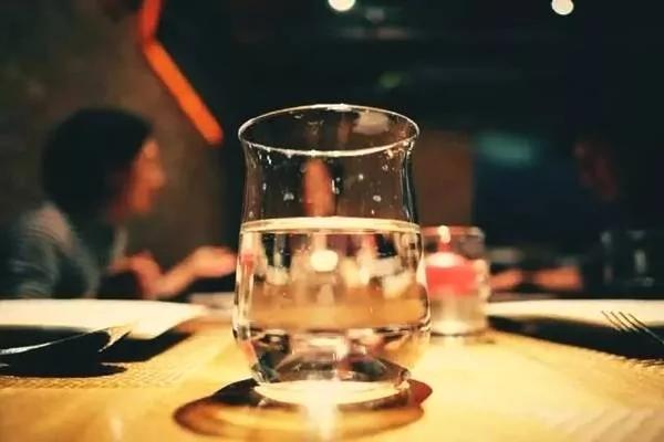 一组试验对比:喝30天白开水 身体发生惊人变化!