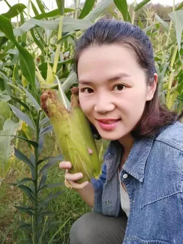 90后姑娘与网恋男友认识27天就裸婚闪婚 网友炸锅