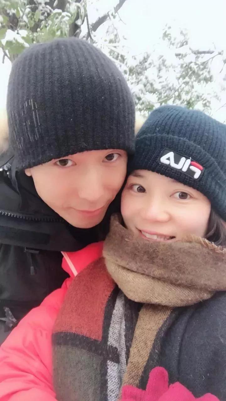 90后姑娘与网恋男友认识27天就裸婚闪婚 网友炸锅
